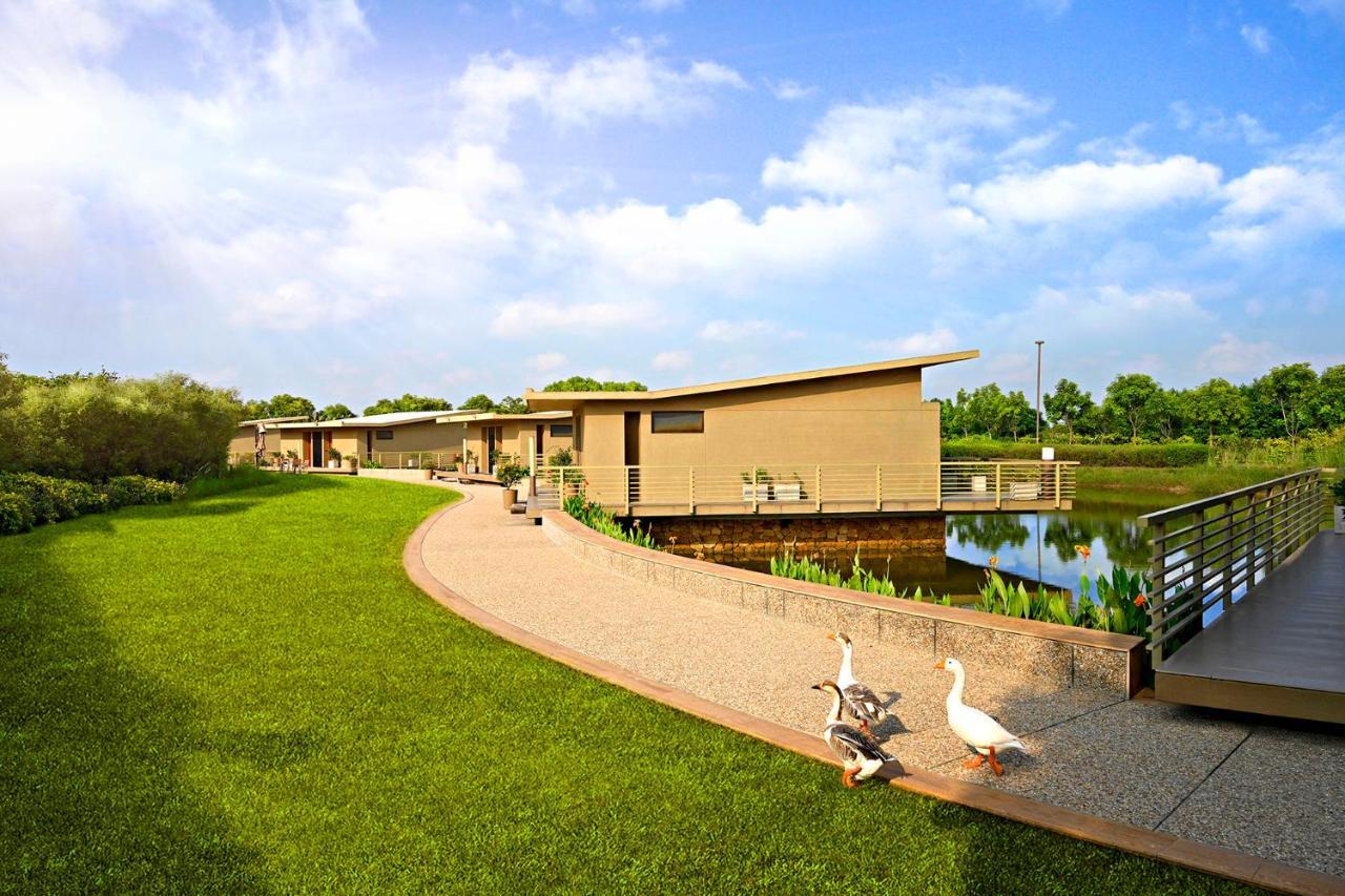 Life At Repose- Lake Villas Resort & Club Chor Warodra Экстерьер фото