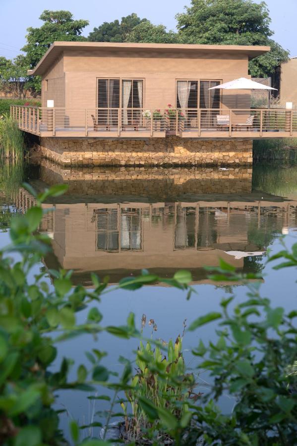 Life At Repose- Lake Villas Resort & Club Chor Warodra Экстерьер фото